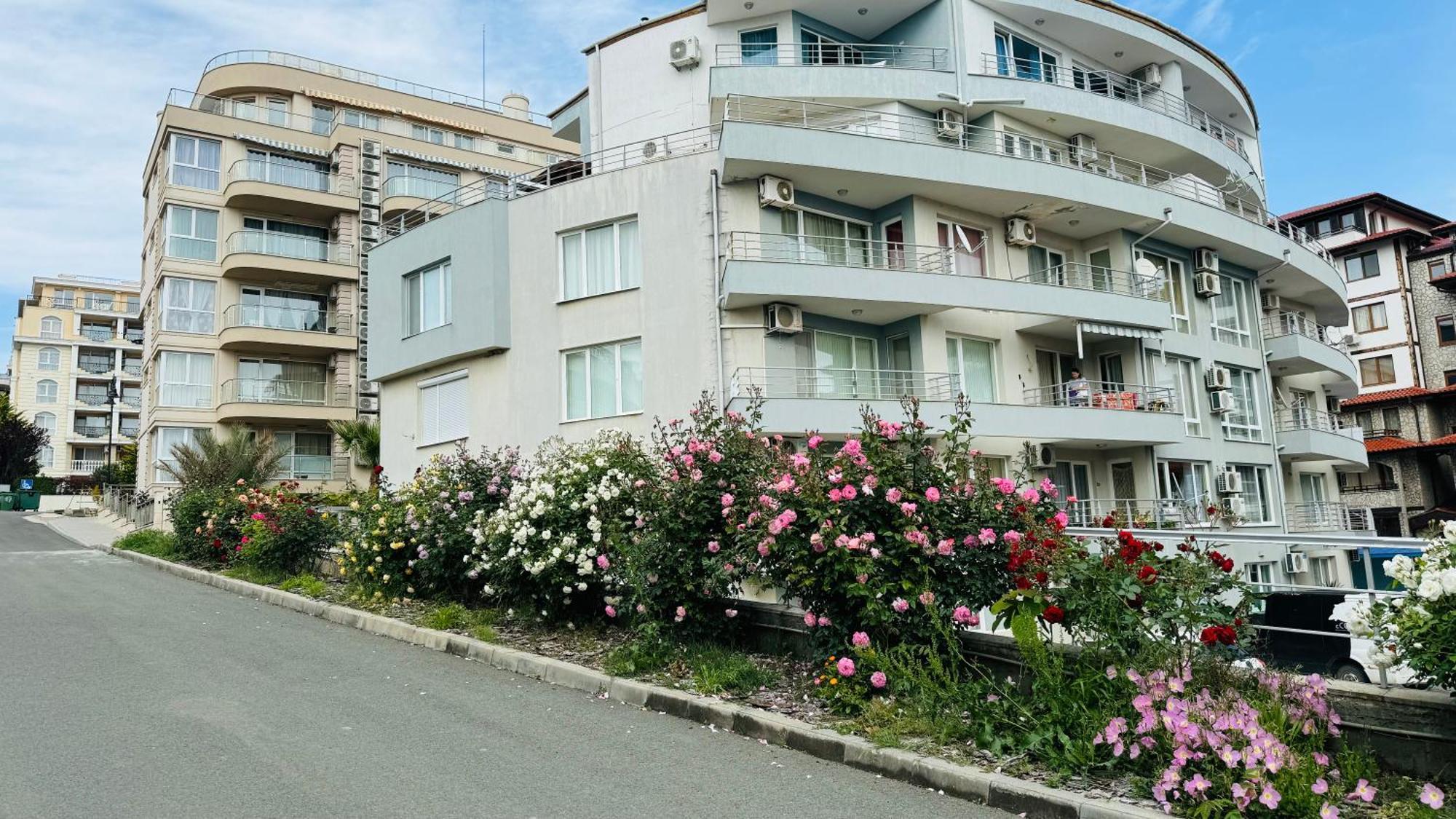 Апартаменти "Бриз" Sveti Vlas Bagian luar foto
