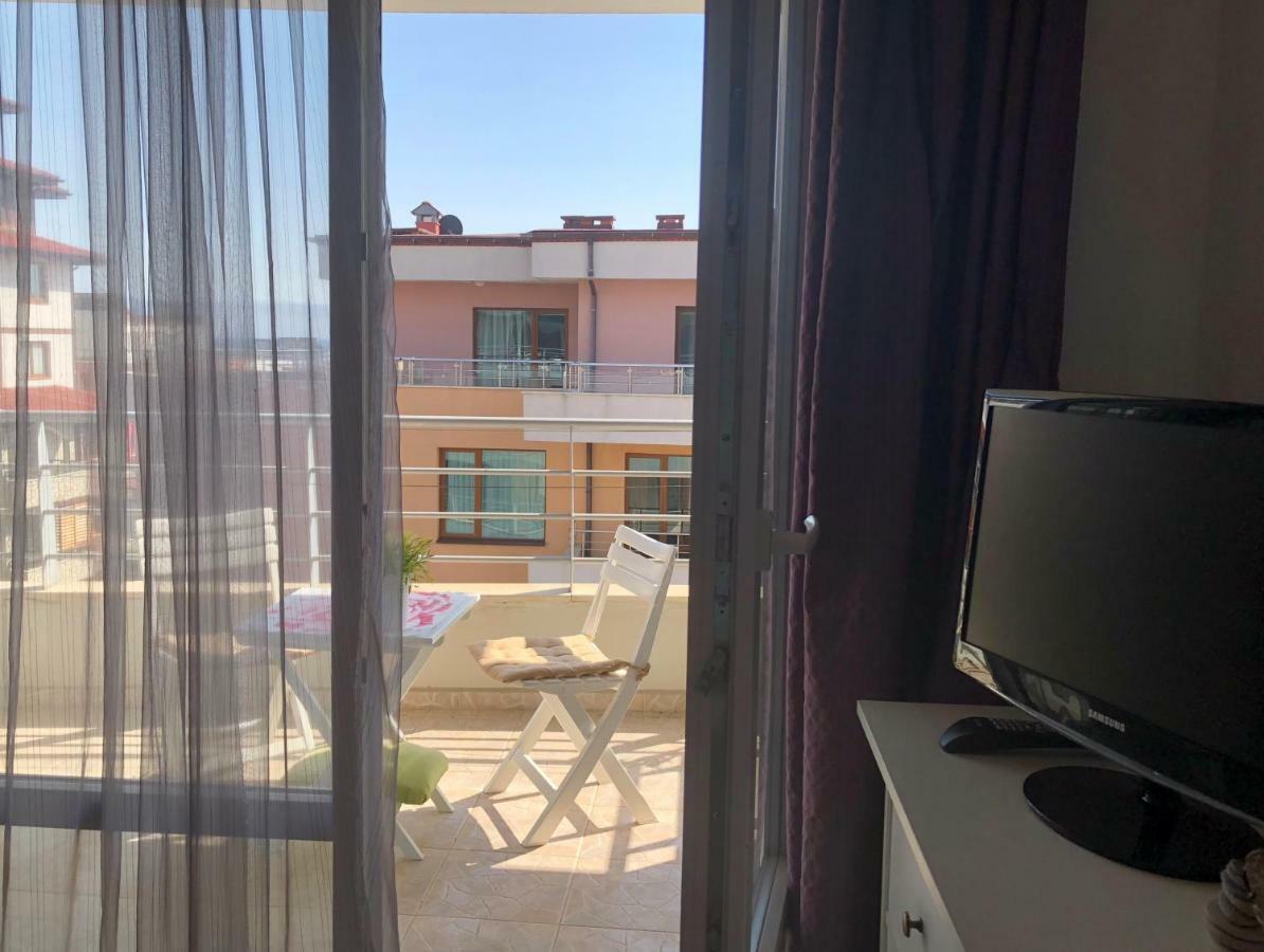 Апартаменти "Бриз" Sveti Vlas Bagian luar foto