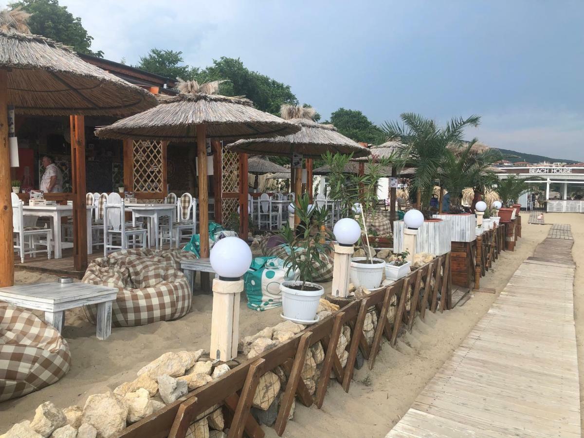 Апартаменти "Бриз" Sveti Vlas Bagian luar foto